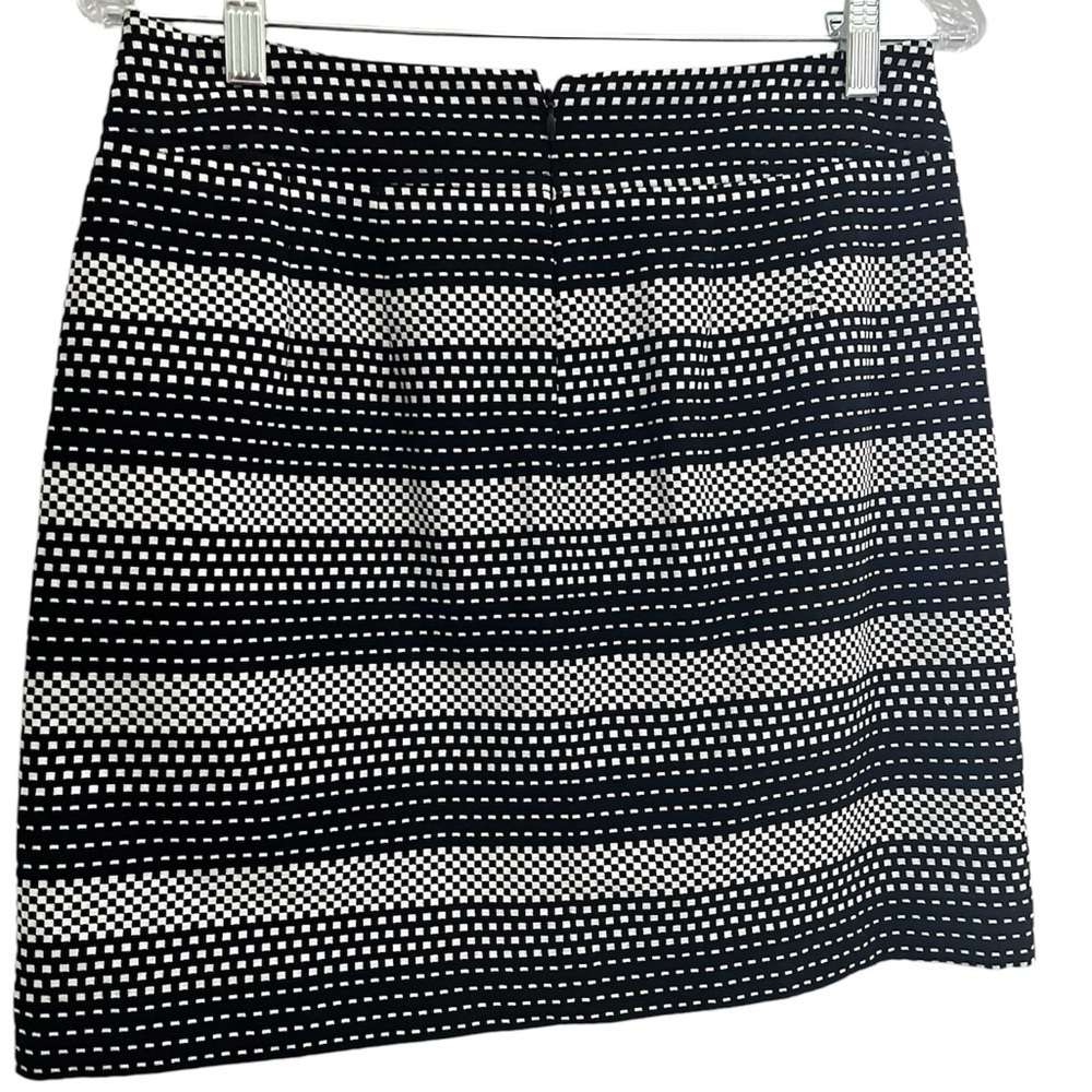 🛍️ Loft Skirt - Picture 3 of 5